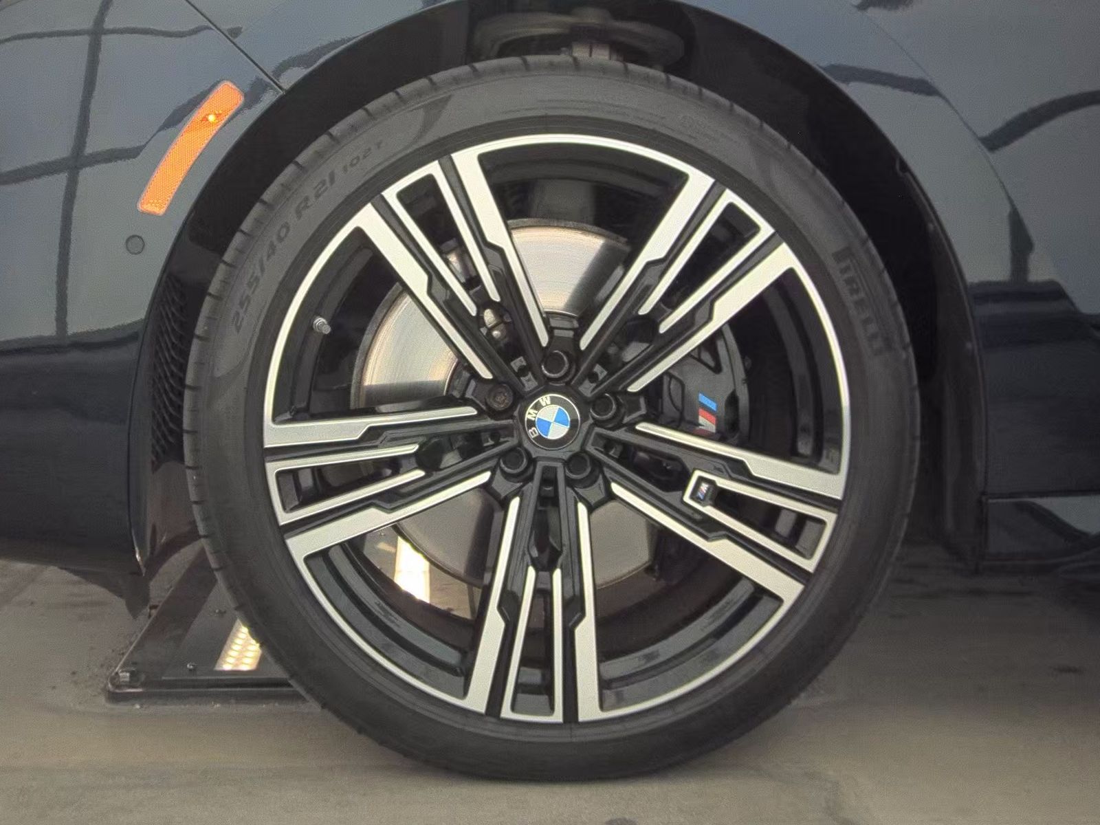 2023 BMW 7 Series 760i xDrive AWD