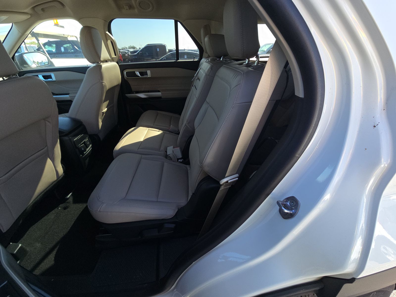 2023 Ford Explorer XLT AWD