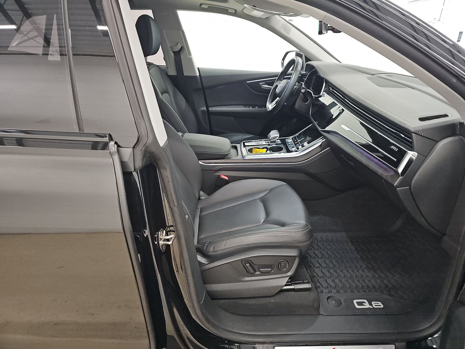 2023 Audi Q8 Prestige AWD