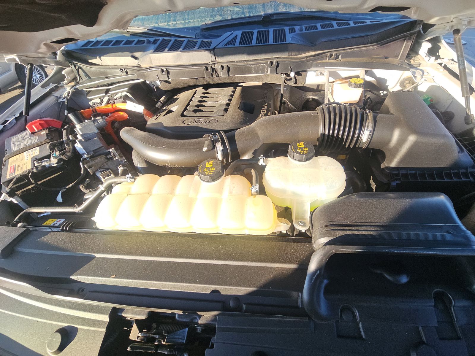 2023 Ford F-150 Hybrid XLT AWD