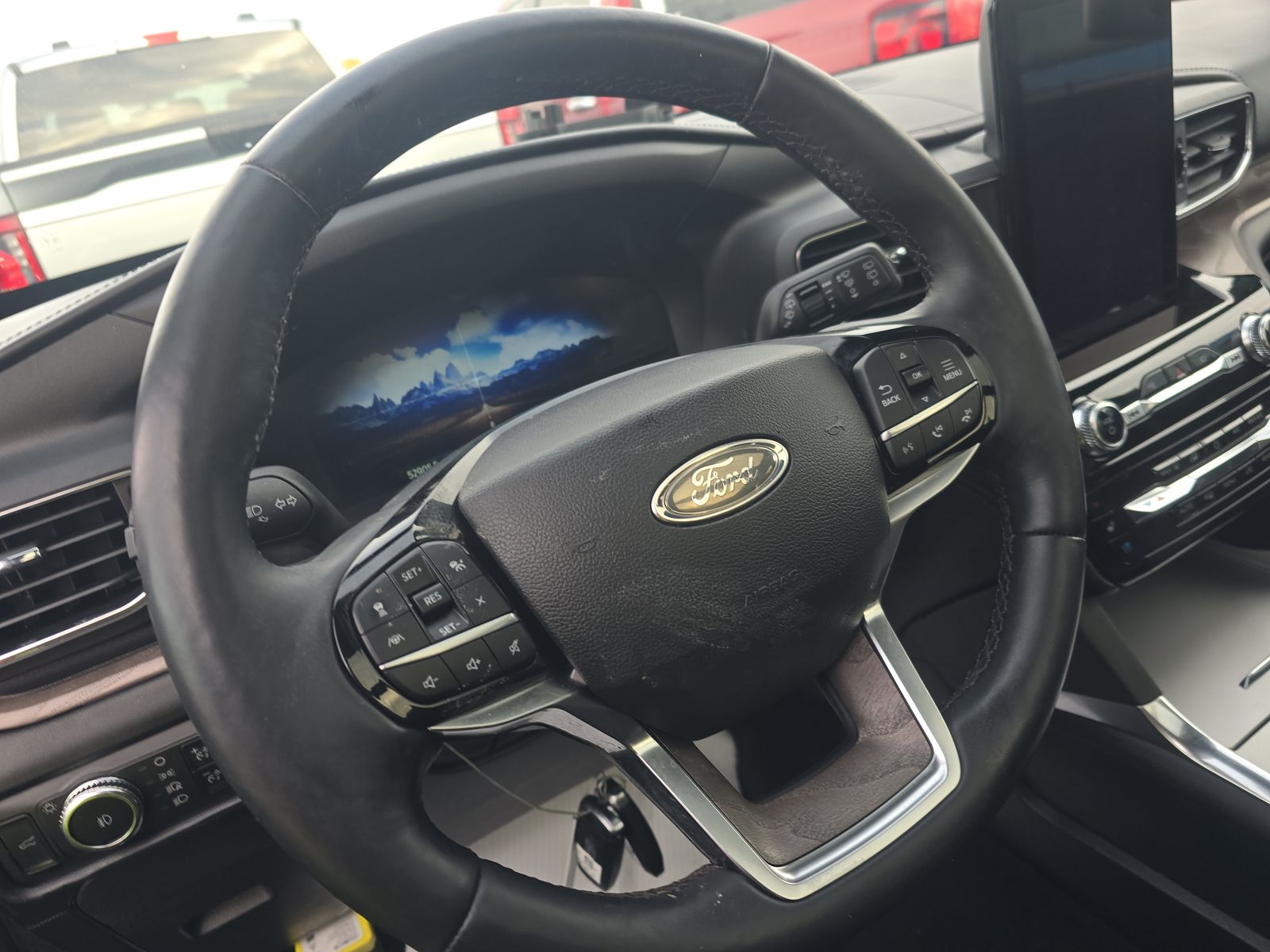 2023 Ford Explorer Platinum AWD