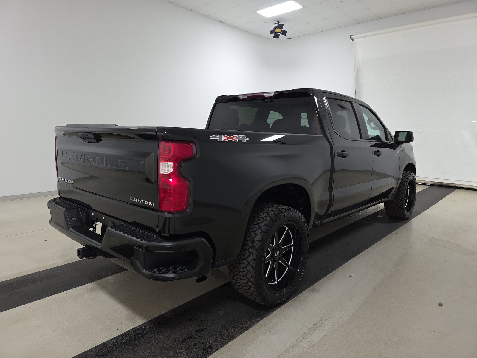 2023 Chevrolet Silverado 1500 Custom AWD