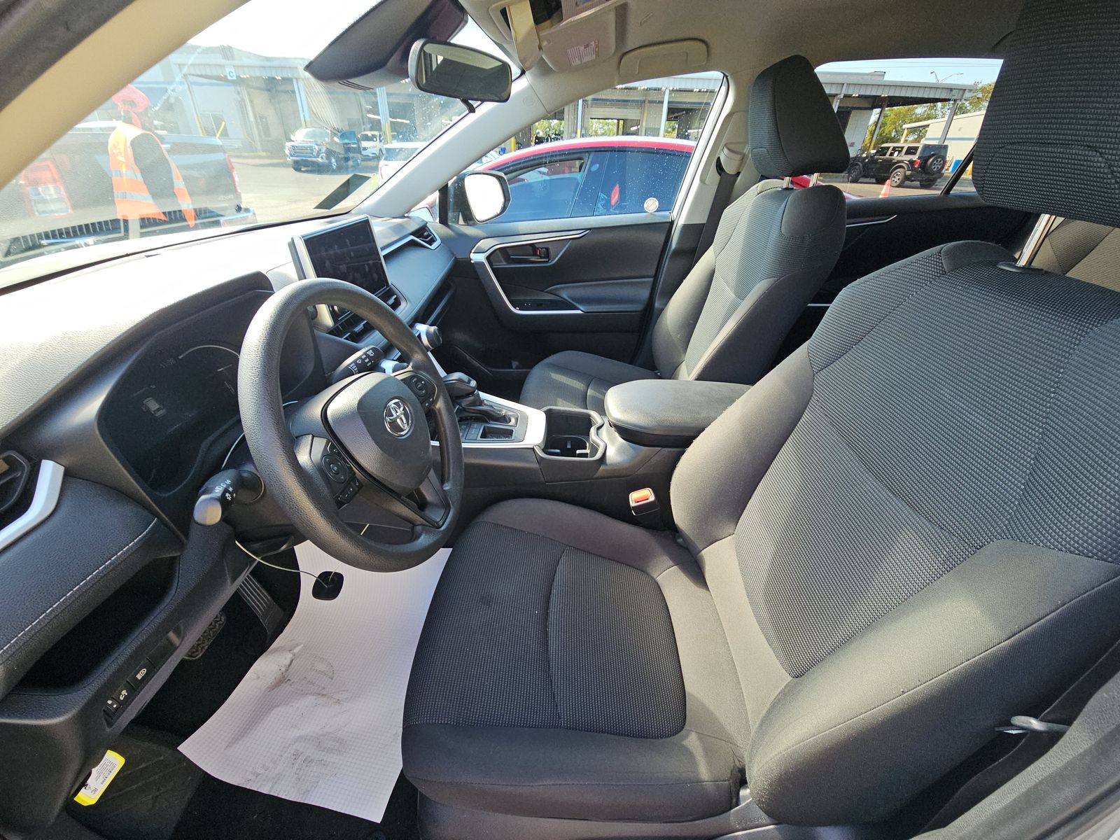 2024 Toyota RAV4 LE FWD