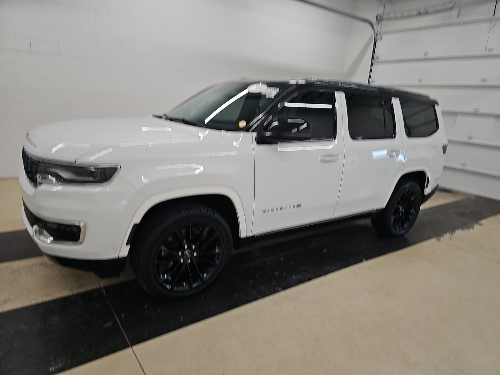 2022 Jeep Wagoneer Series III's photo