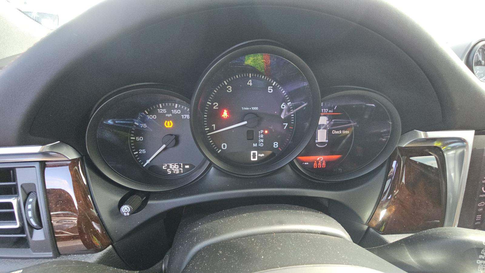 2023 Porsche Macan Base AWD