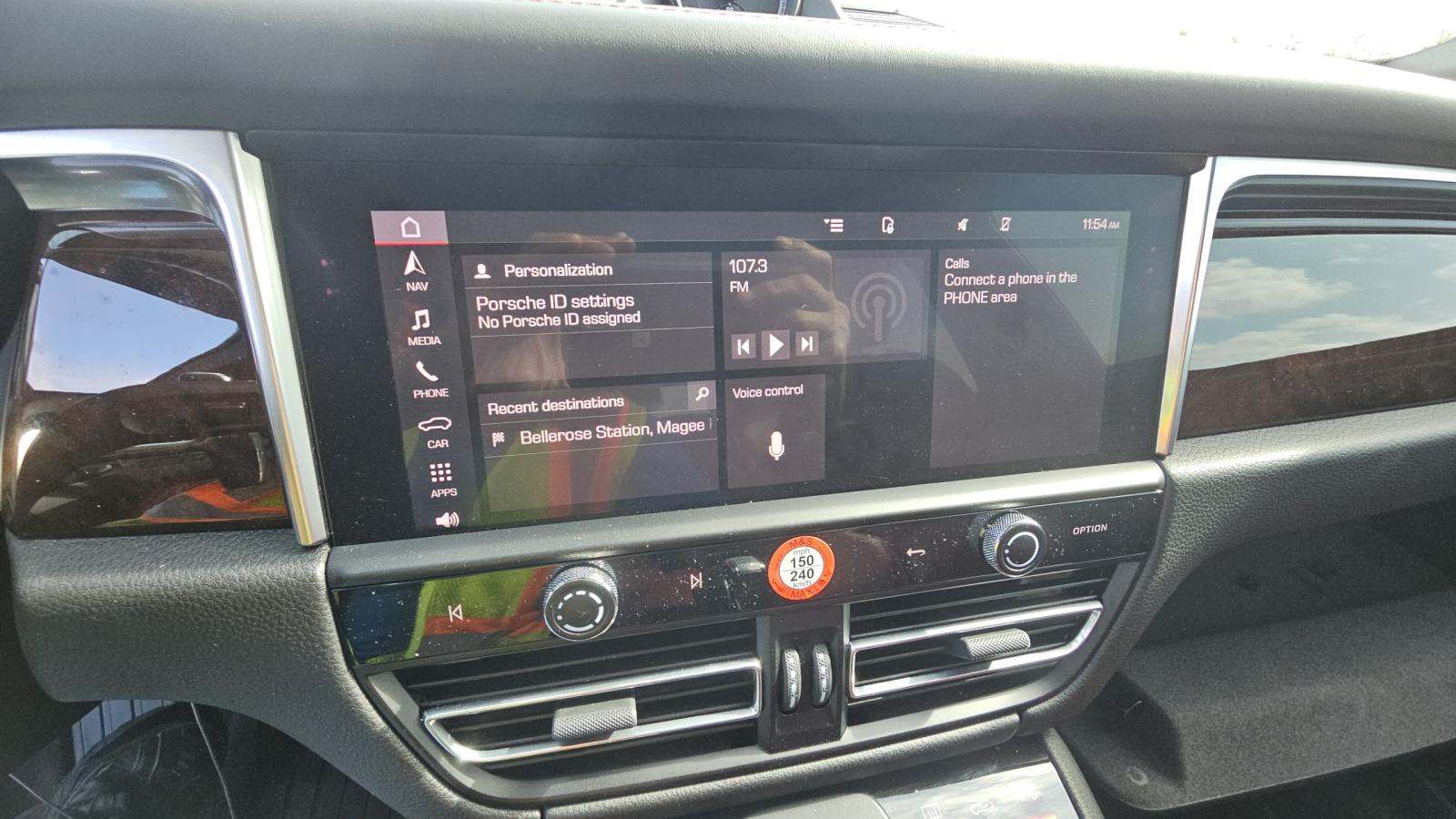 2023 Porsche Macan Base AWD