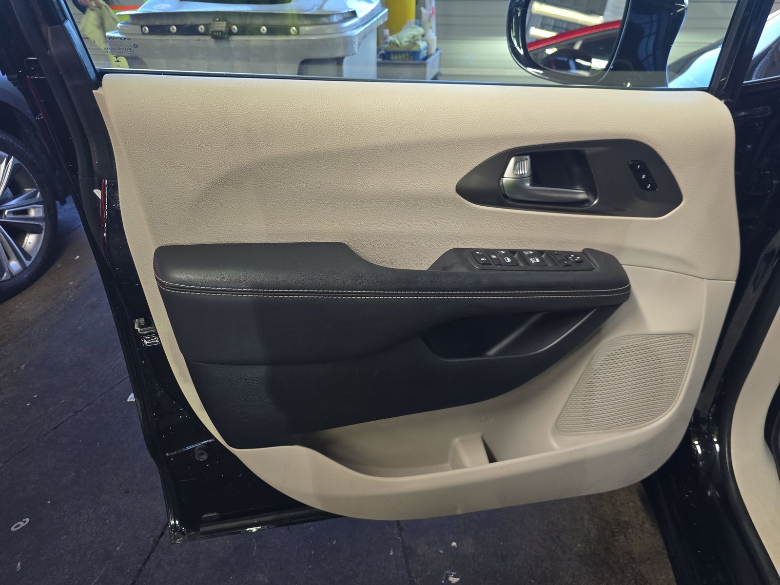 2024 Chrysler Pacifica Touring L FWD