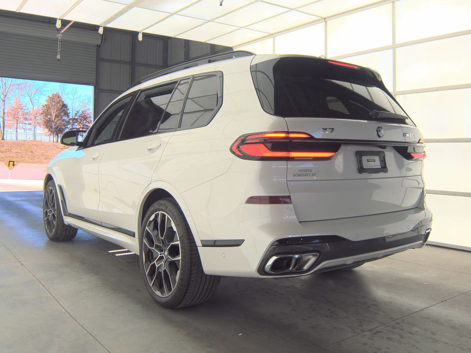 2023 BMW X7 M60i AWD