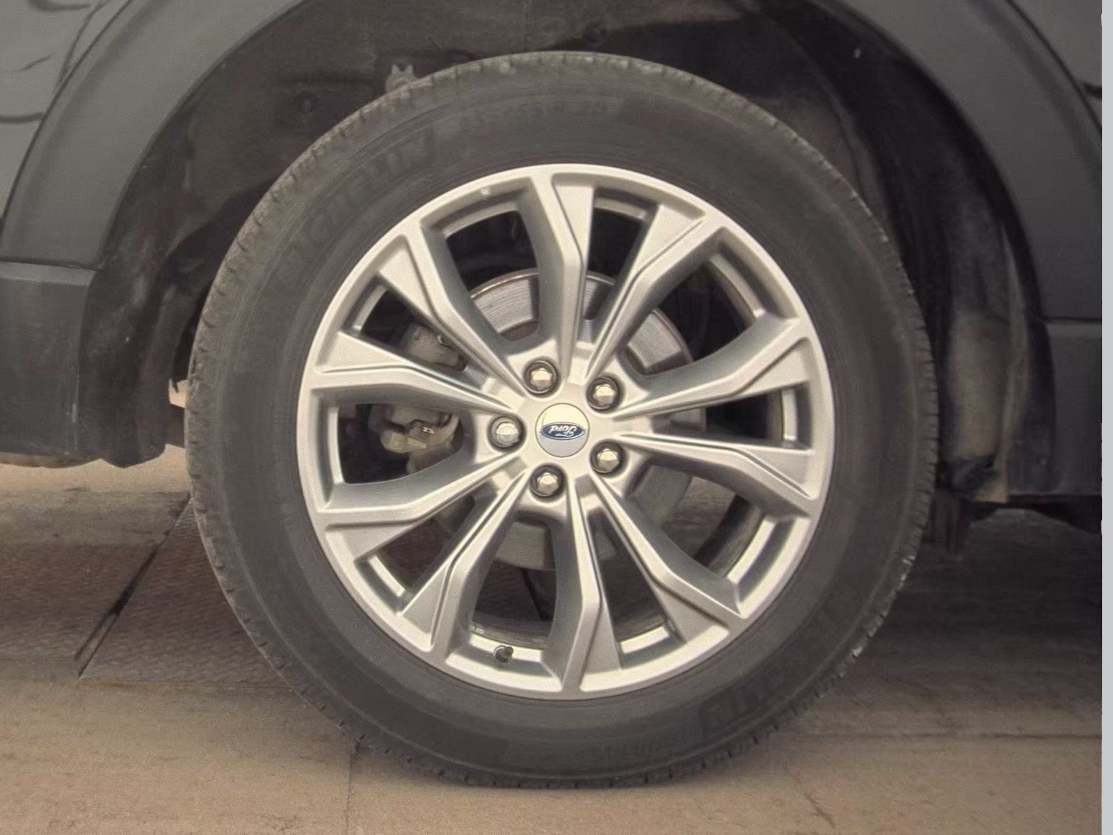 2023 Ford Explorer XLT AWD