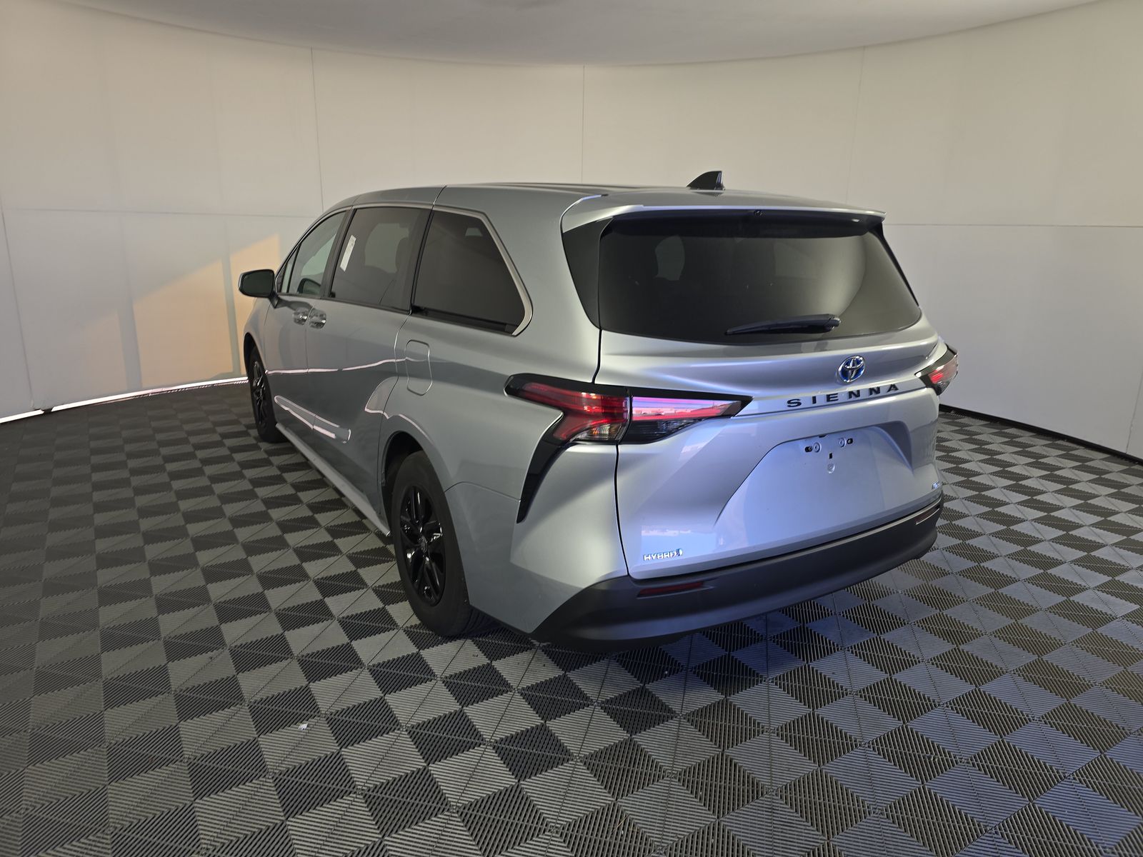 2022 Toyota Sienna LE AWD