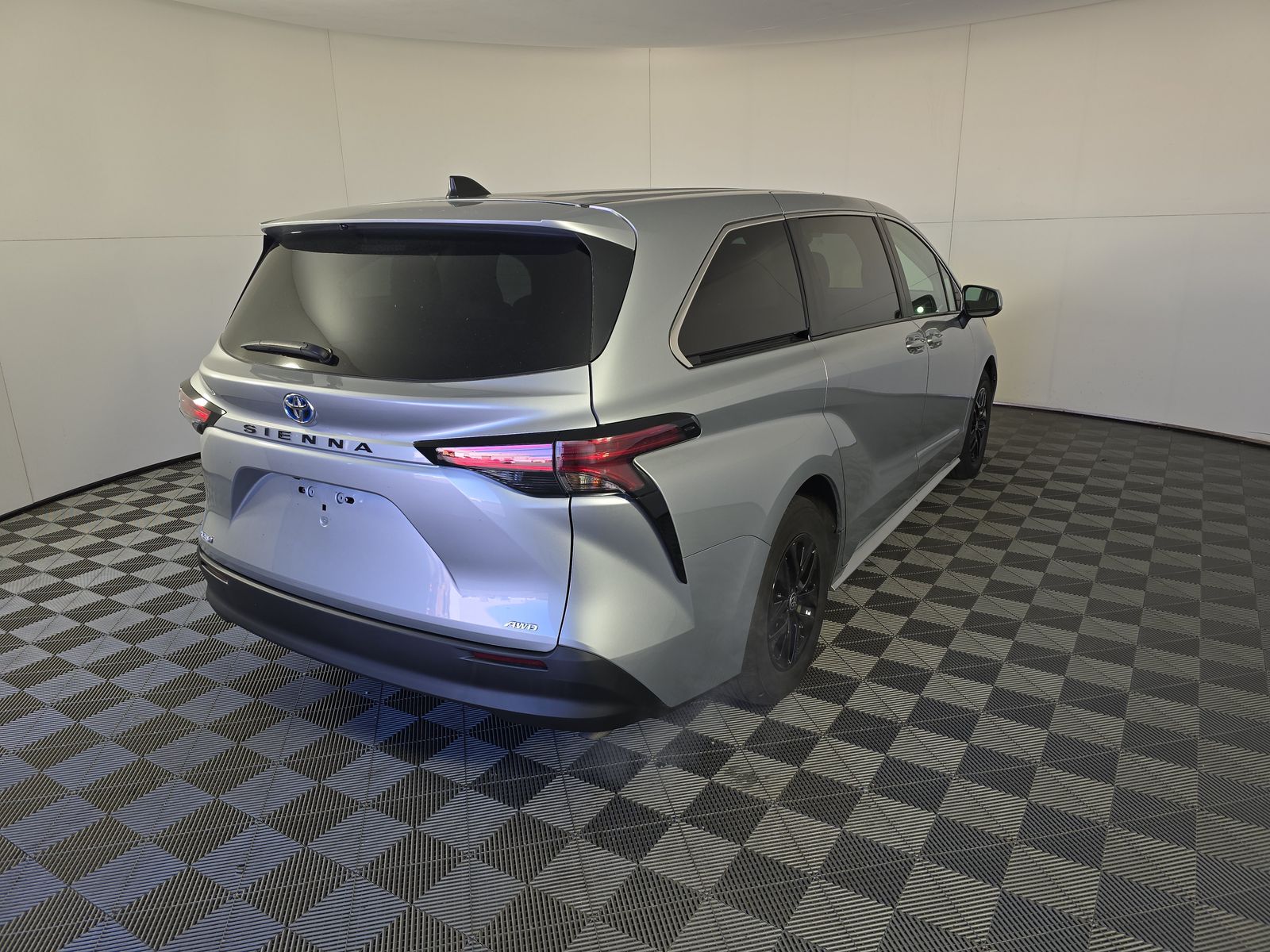 2022 Toyota Sienna LE AWD