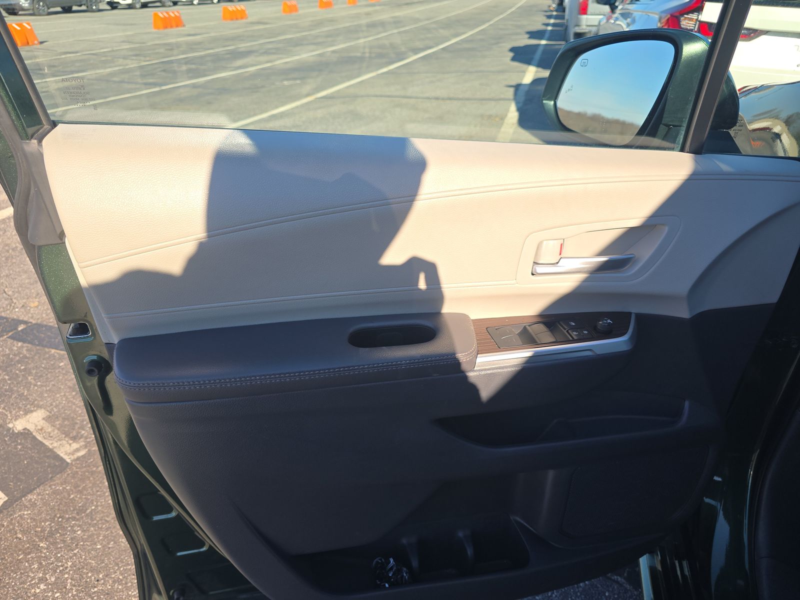 2024 Toyota Sienna XLE FWD