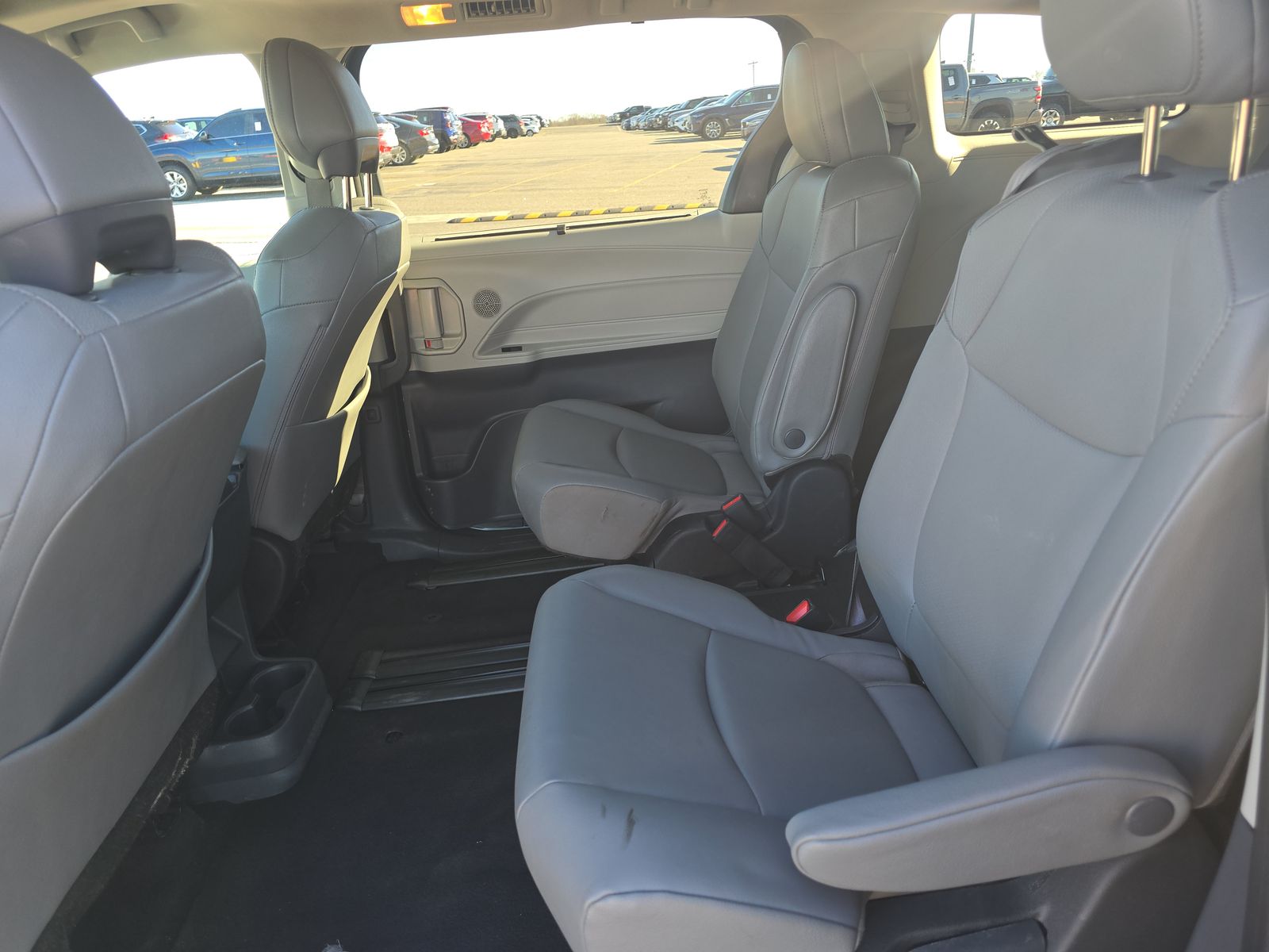 2024 Toyota Sienna XLE FWD