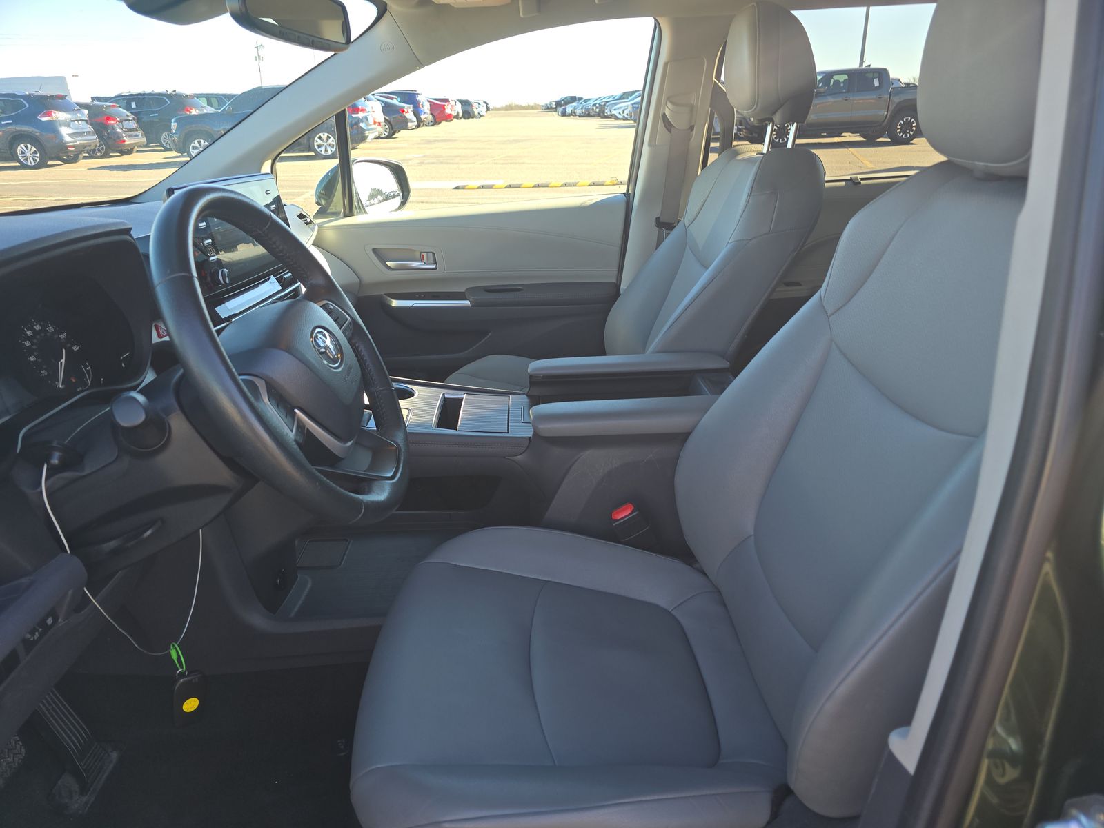 2024 Toyota Sienna XLE FWD