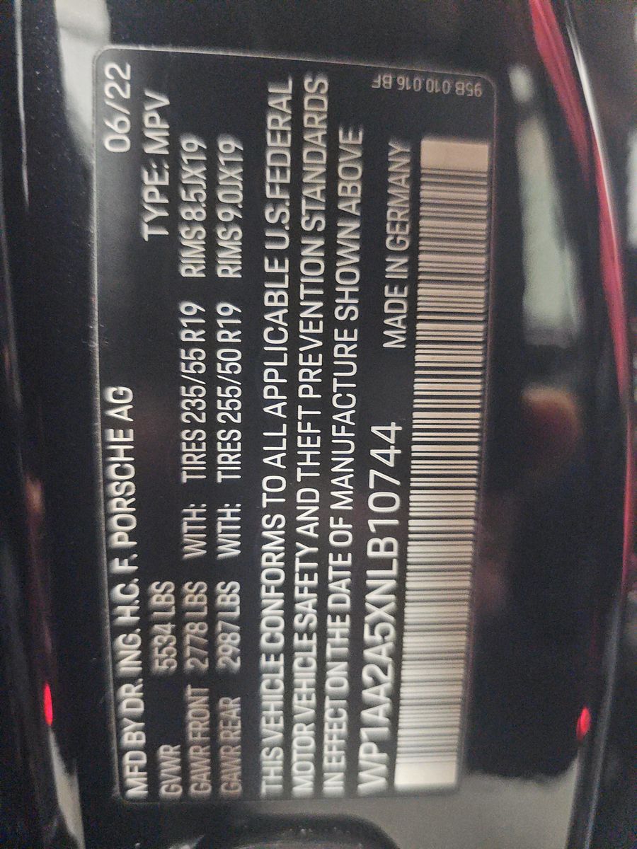 2022 Porsche Macan Base AWD