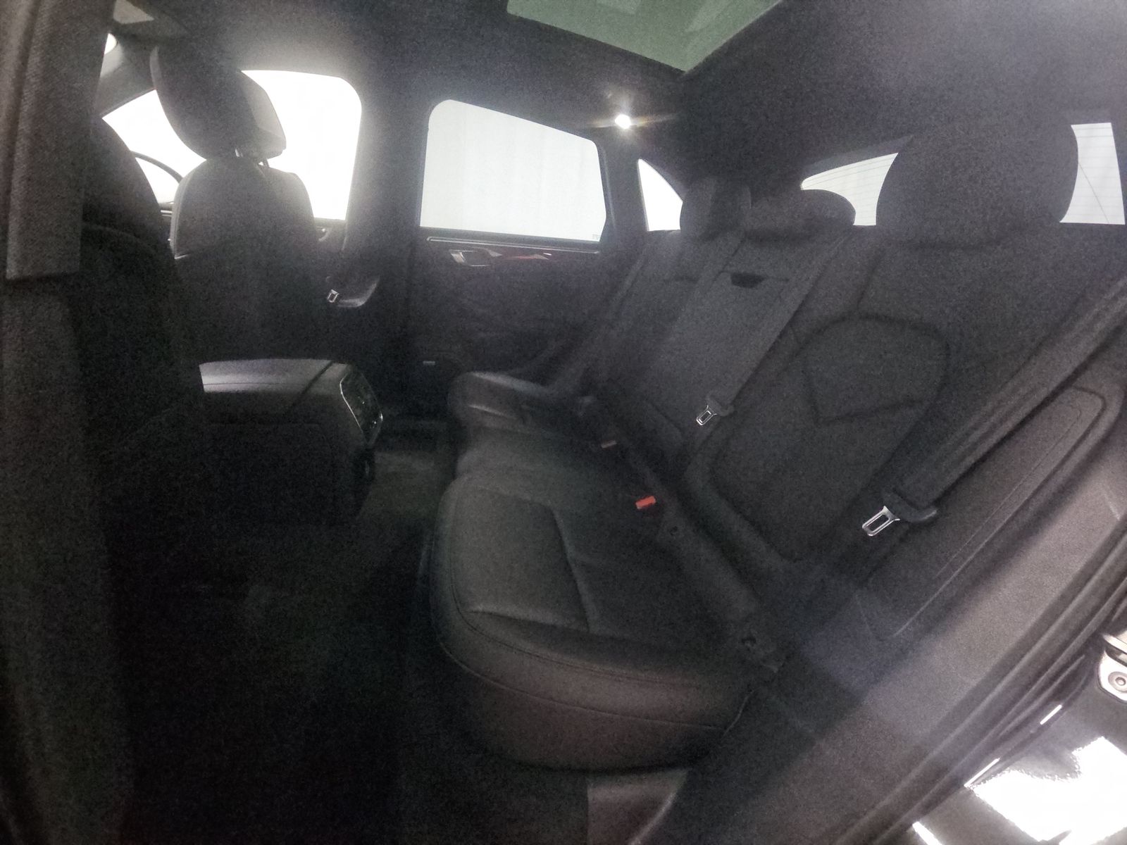 2022 Porsche Macan Base AWD