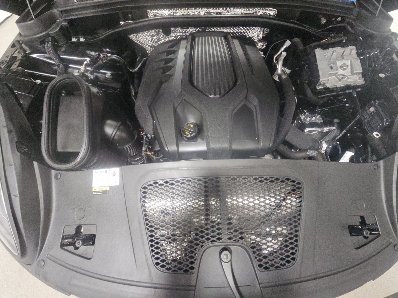 2022 Porsche Macan Base AWD