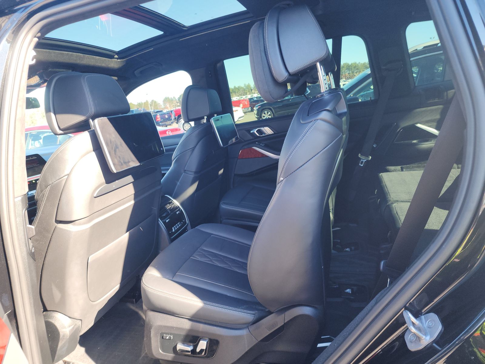 2022 BMW X7 ALPINA XB7 AWD