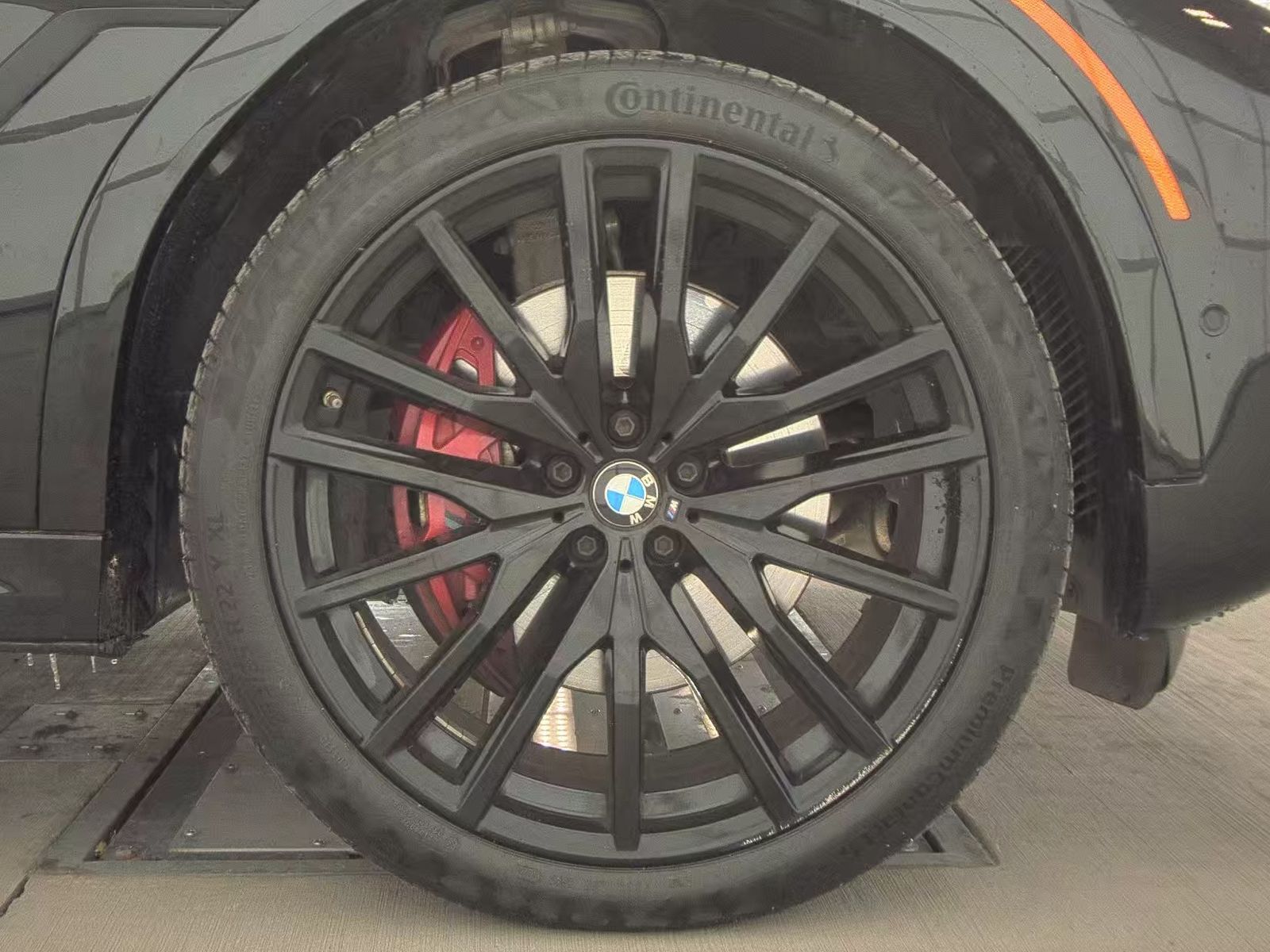 2022 BMW X6 xDrive40i AWD