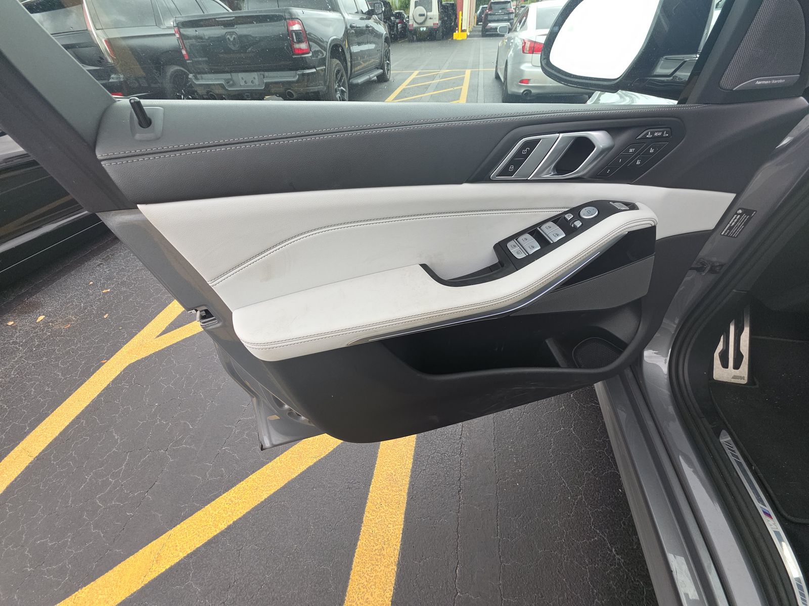 2023 BMW X7 xDrive40i AWD