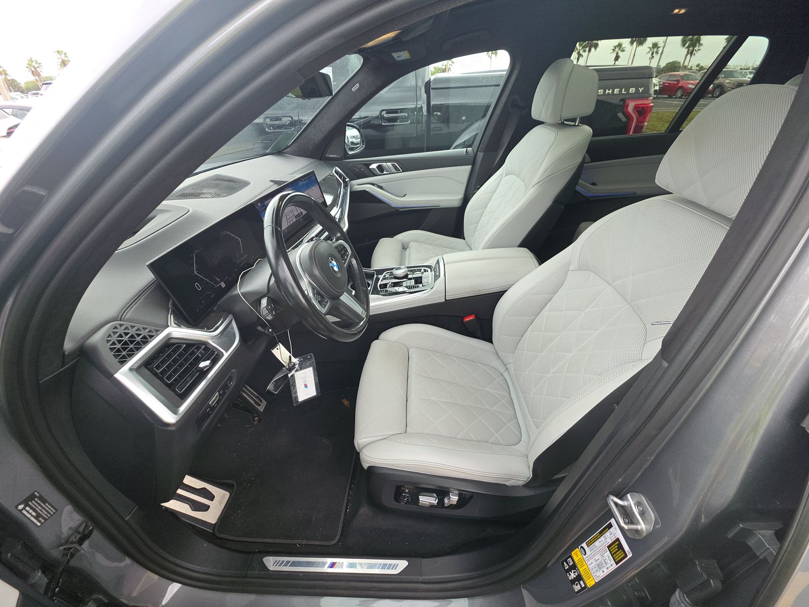 2023 BMW X7 xDrive40i AWD