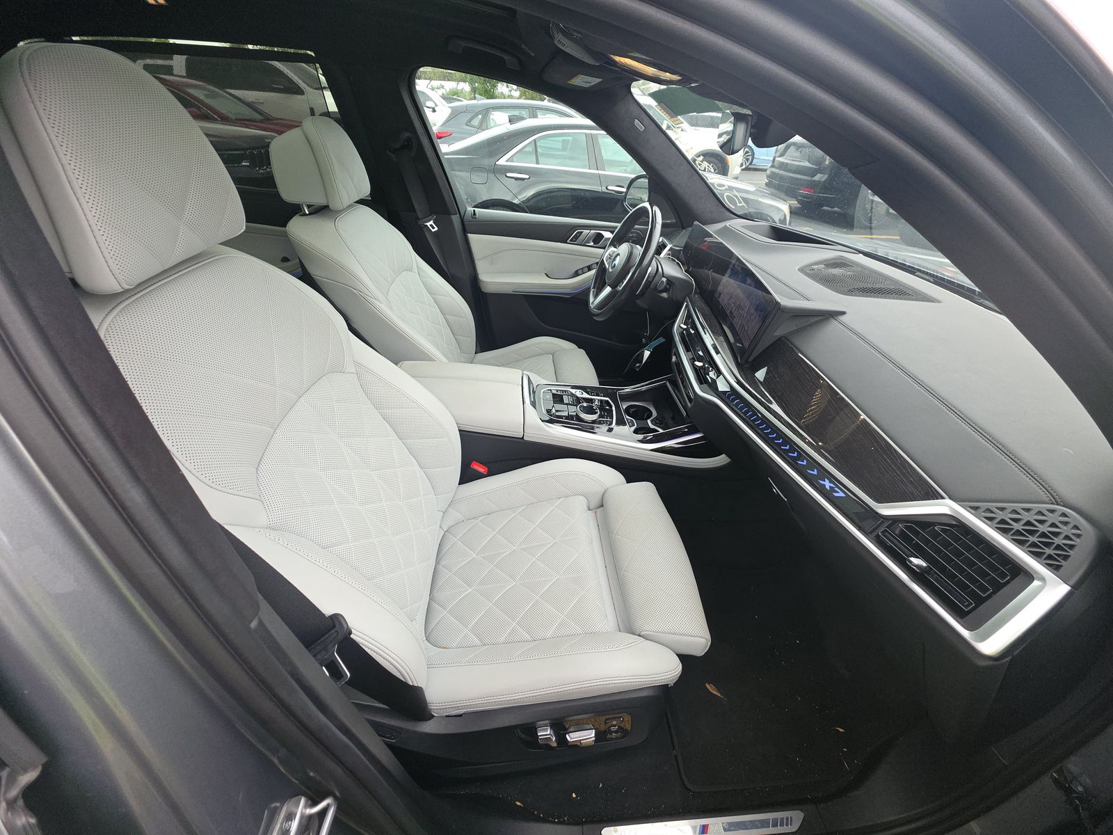 2023 BMW X7 xDrive40i AWD