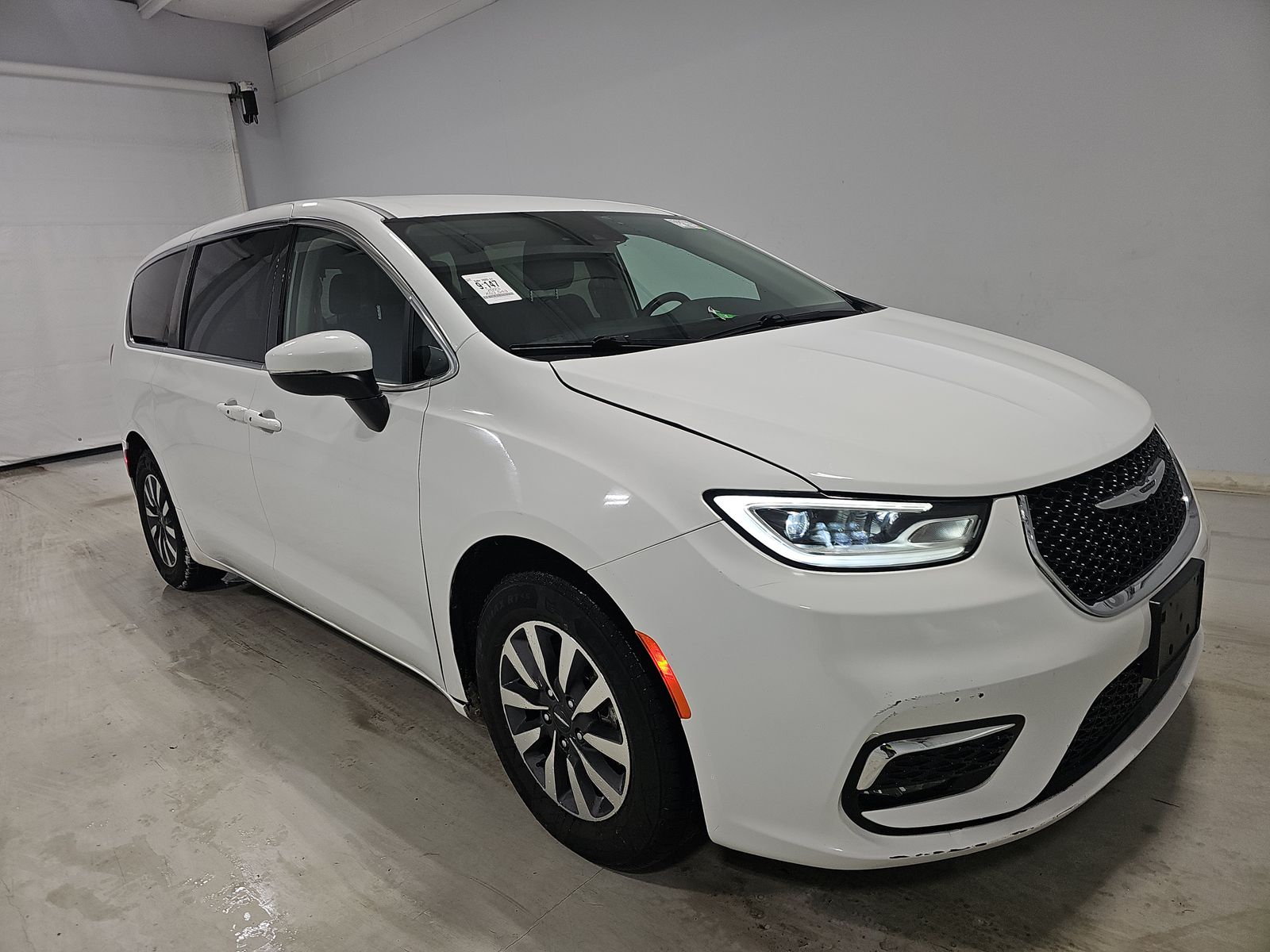 2023 Chrysler Pacifica Hybrid Touring L FWD