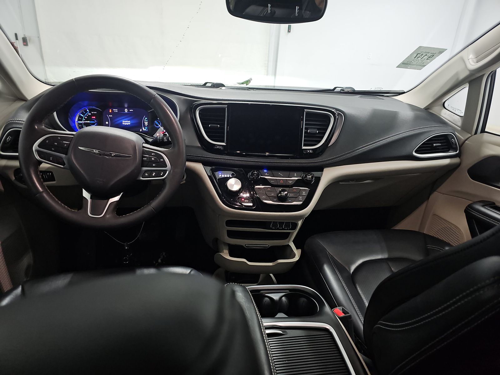 2023 Chrysler Pacifica Hybrid Touring L FWD