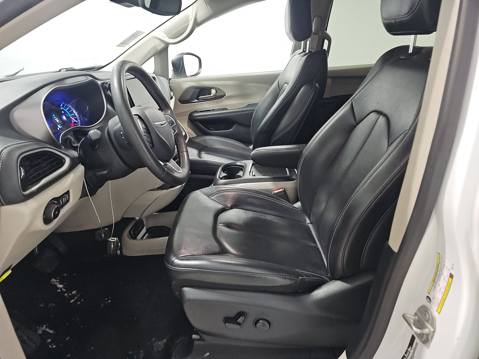 2023 Chrysler Pacifica Hybrid Touring L FWD