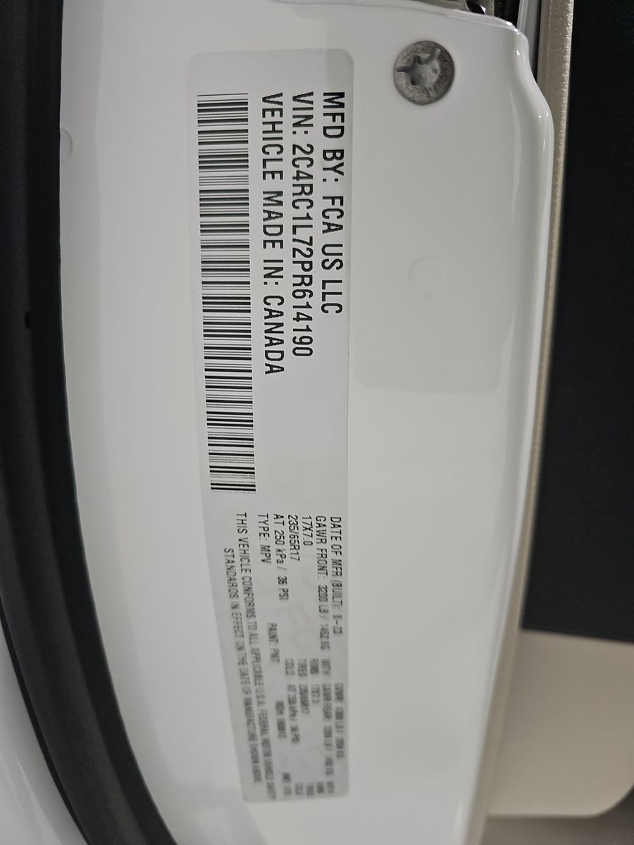 2023 Chrysler Pacifica Hybrid Touring L FWD