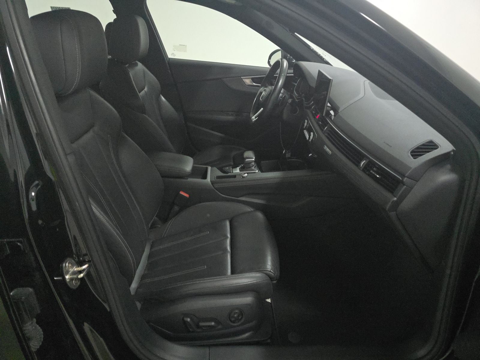 2023 Audi A4 S line Premium Plus AWD