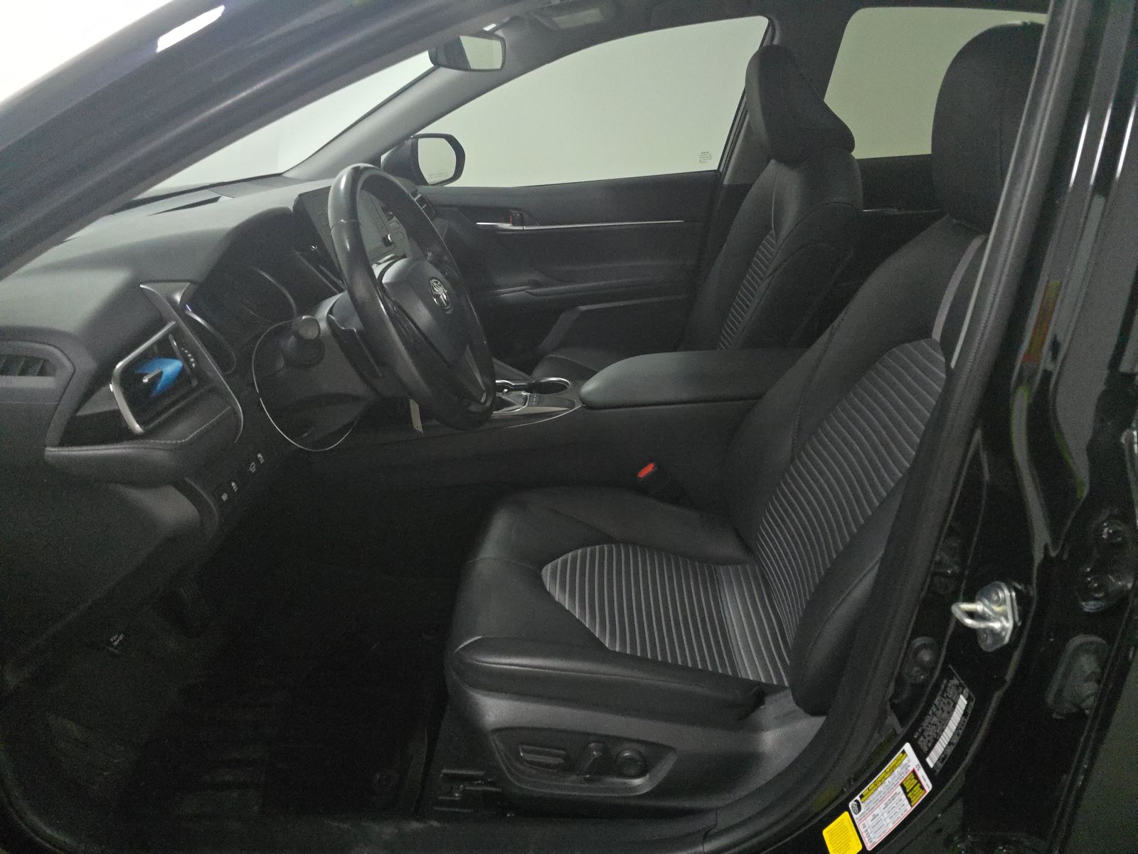 2024 Toyota Camry SE FWD