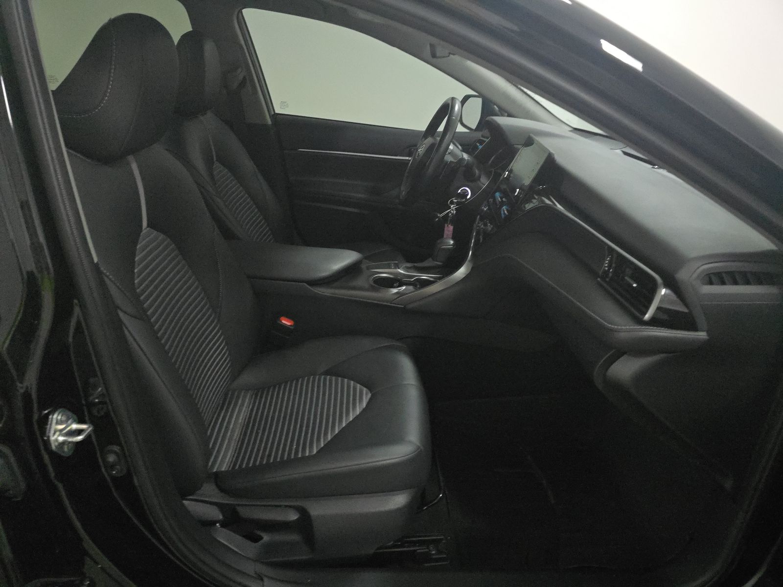 2024 Toyota Camry SE FWD