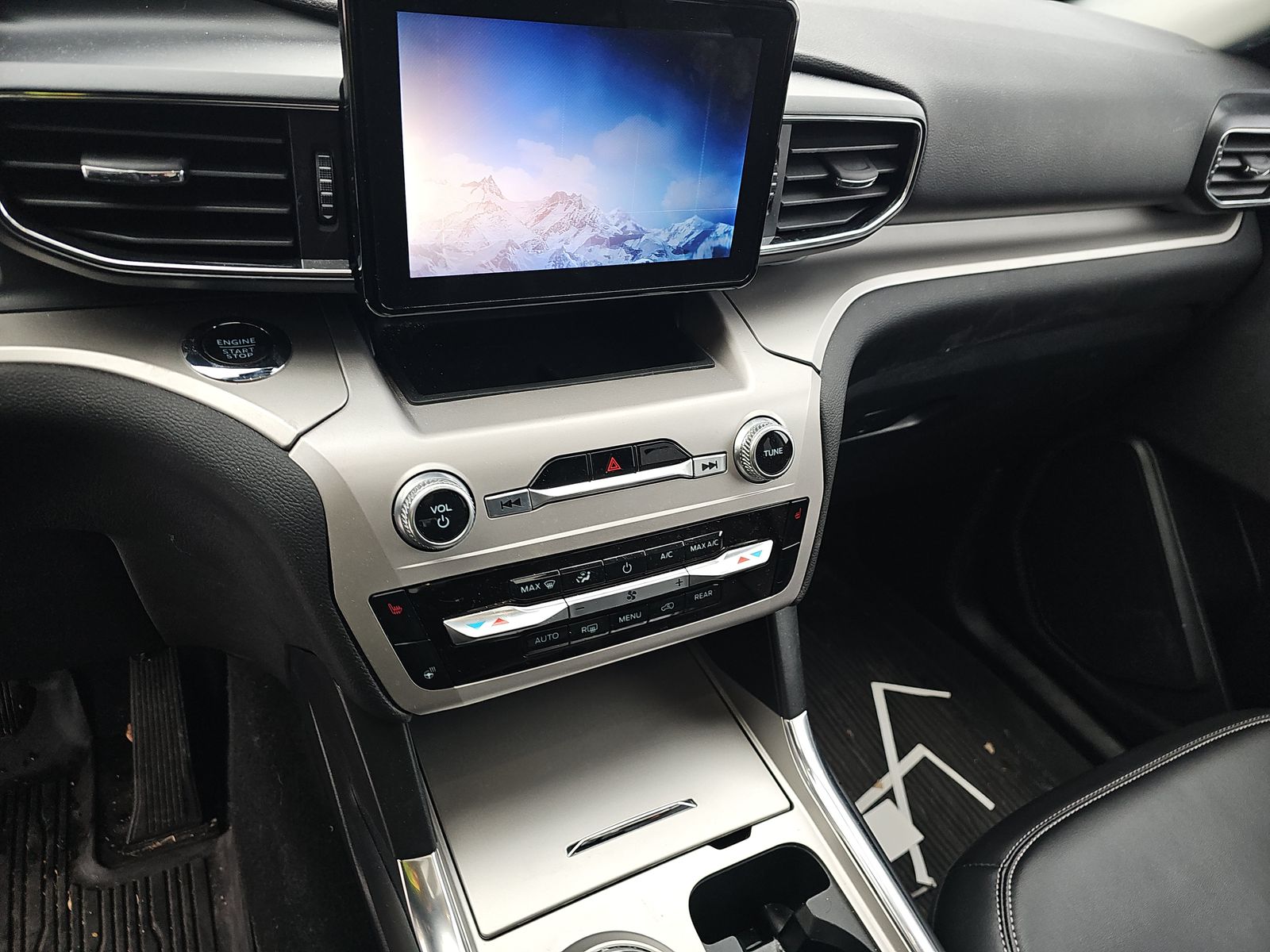 2023 Ford Explorer XLT AWD