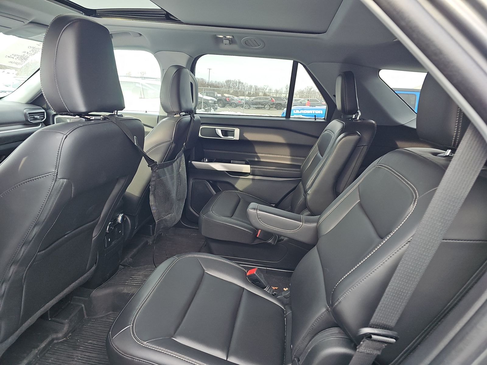 2023 Ford Explorer XLT AWD