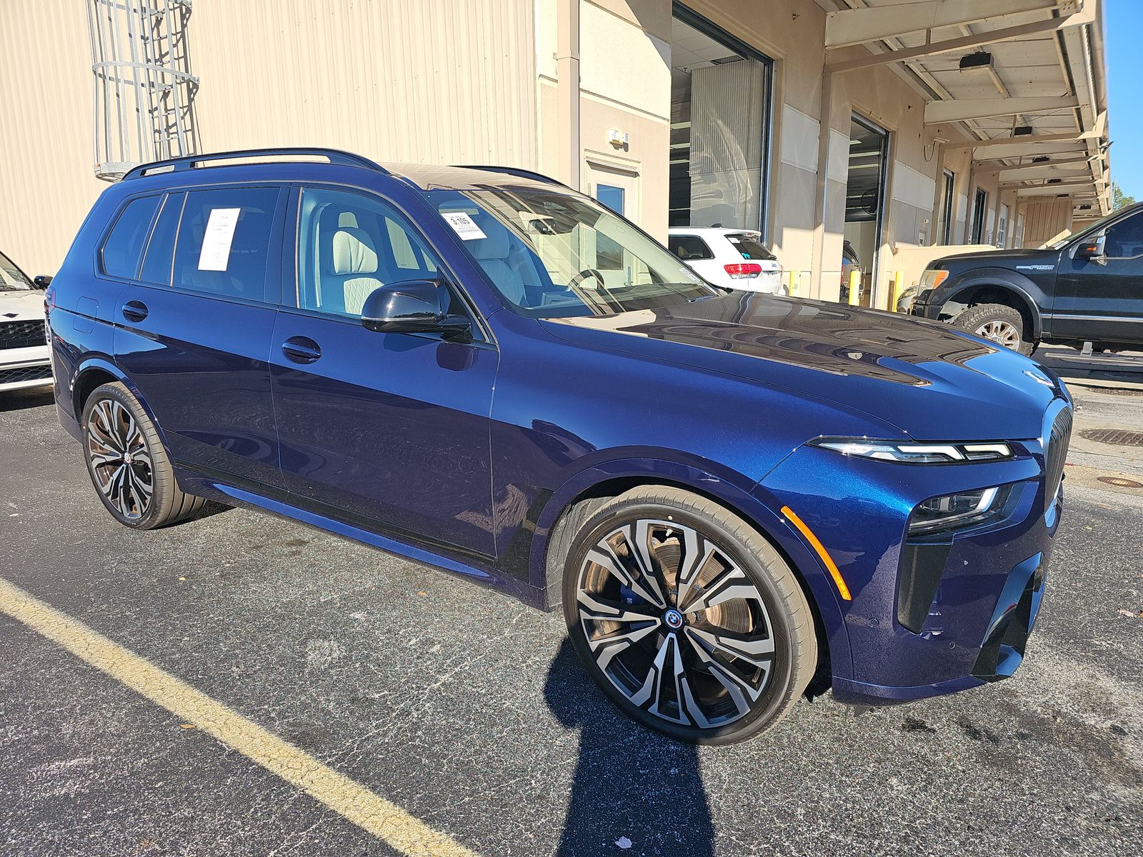 2023 BMW X7 M60i AWD
