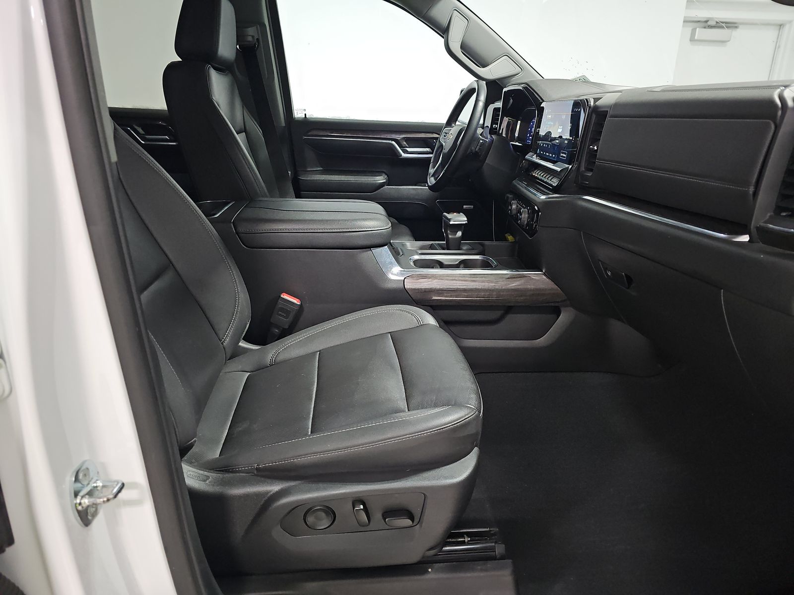 2023 Chevrolet Silverado 1500 LTZ AWD