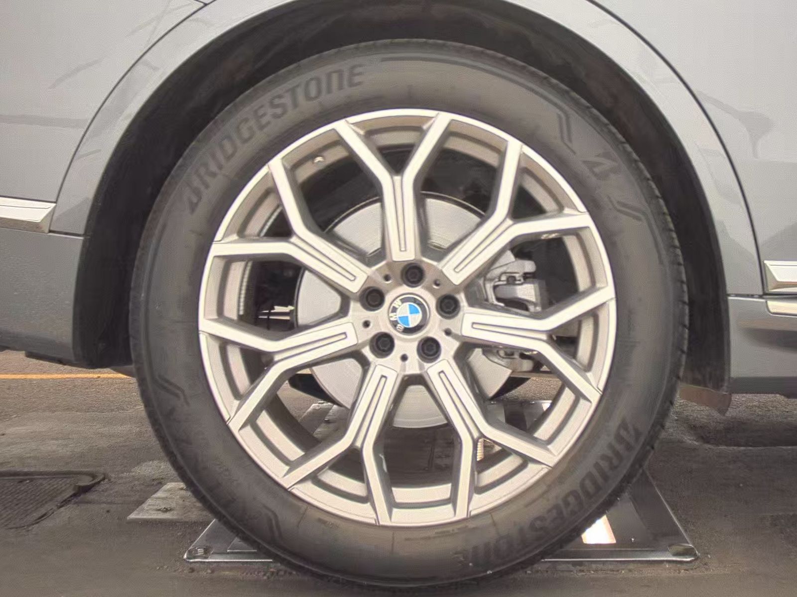 2025 BMW X7 xDrive40i AWD