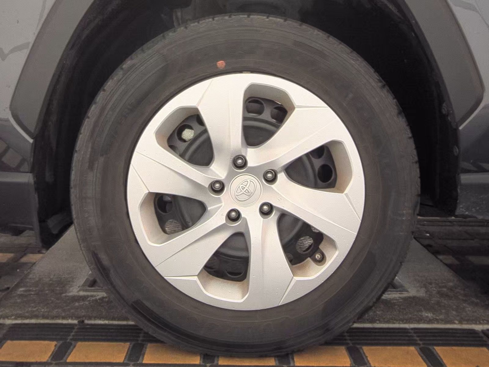 2024 Toyota RAV4 LE AWD