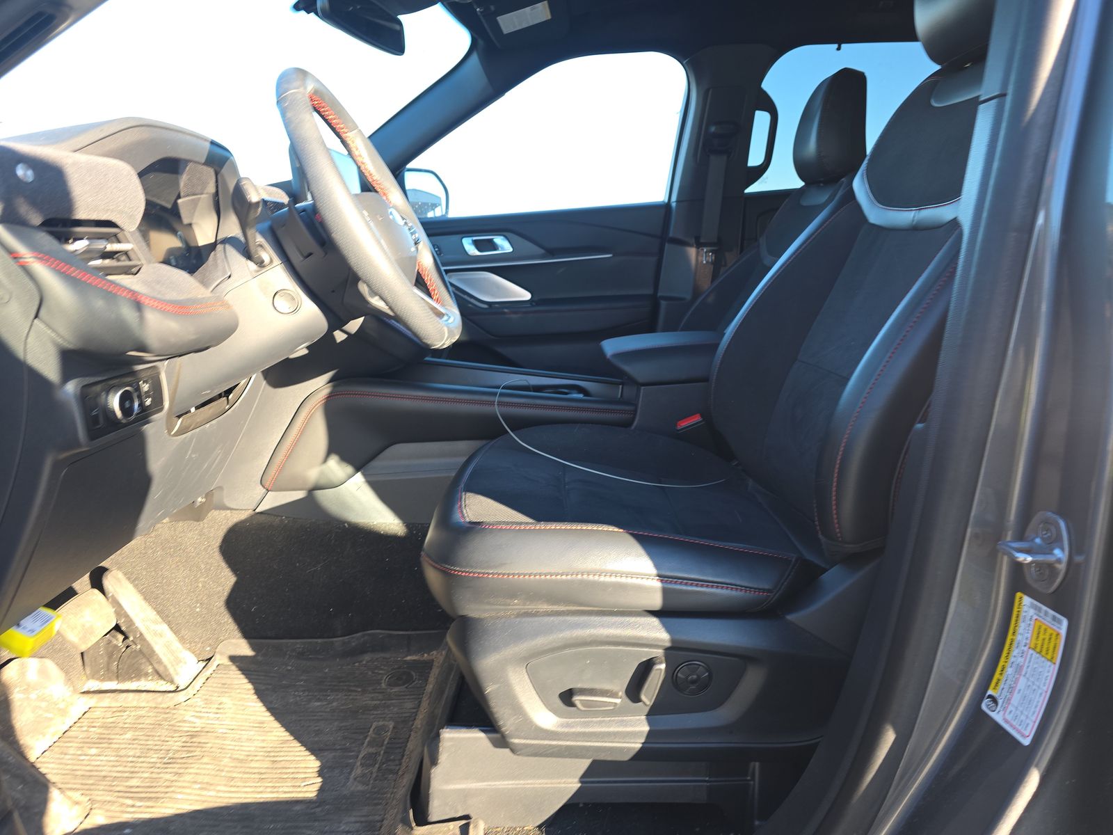 2025 Ford Explorer ST AWD