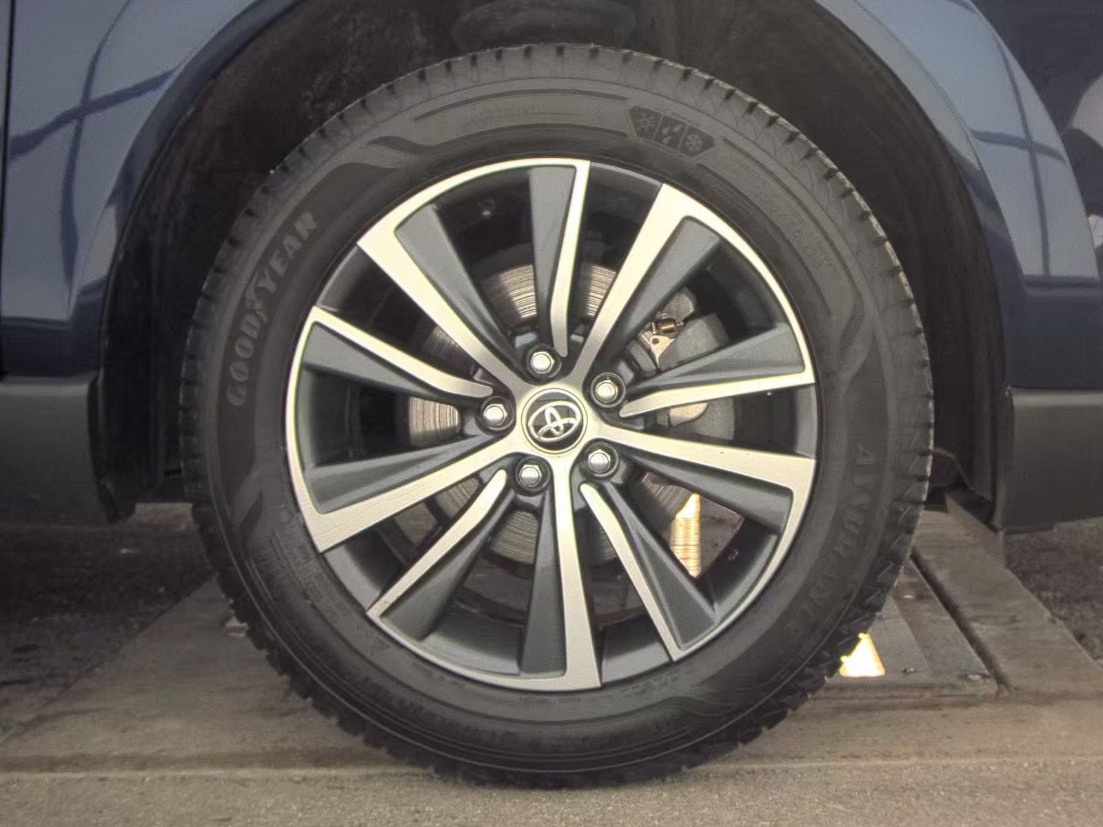 2024 Toyota Venza LE AWD