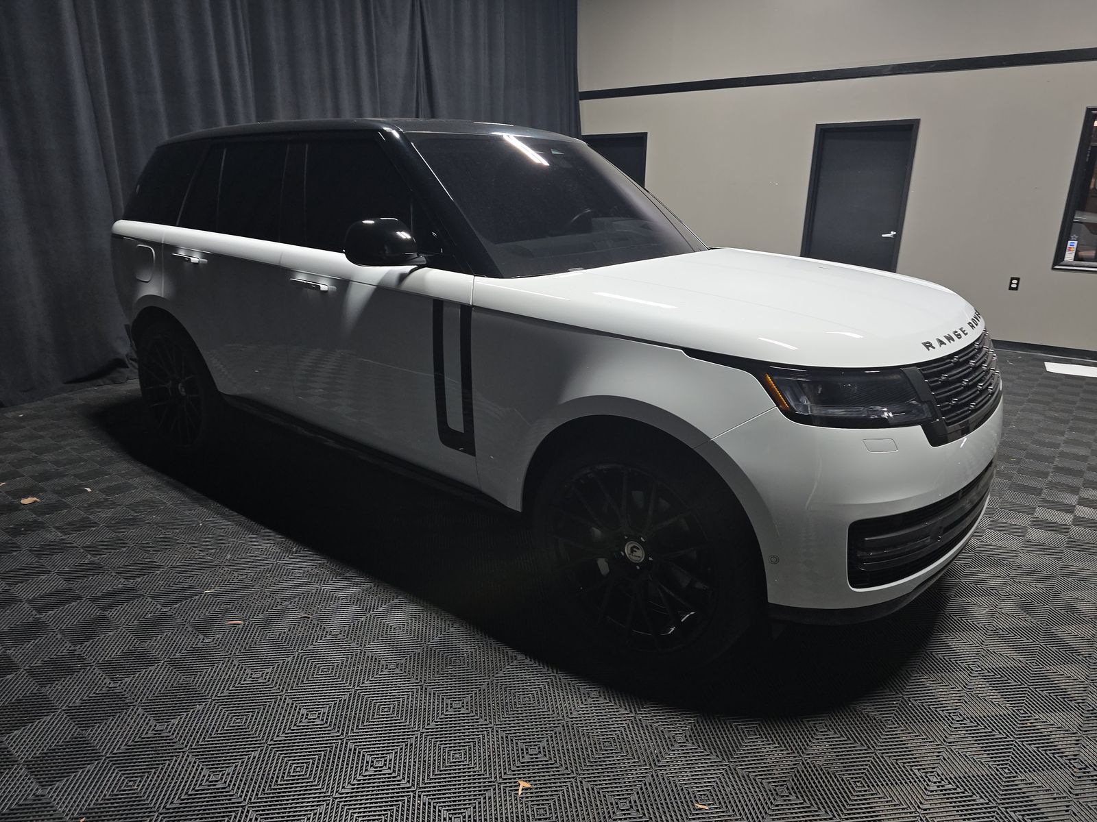 2023 Land Rover Range Rover SE AWD