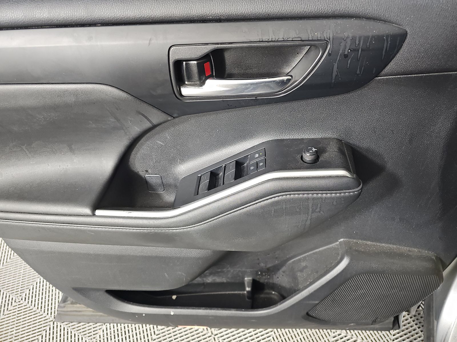 2022 Toyota Highlander Hybrid XLE FWD