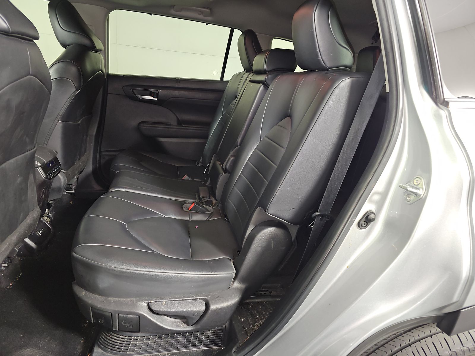 2022 Toyota Highlander Hybrid XLE FWD