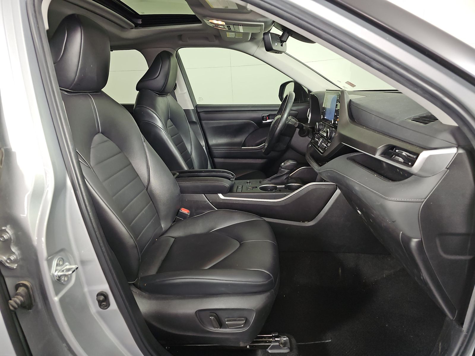 2022 Toyota Highlander Hybrid XLE FWD