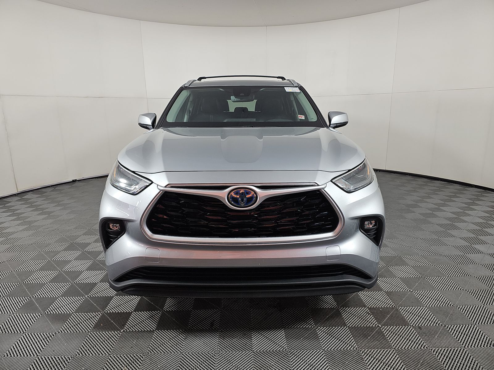 2022 Toyota Highlander Hybrid XLE FWD