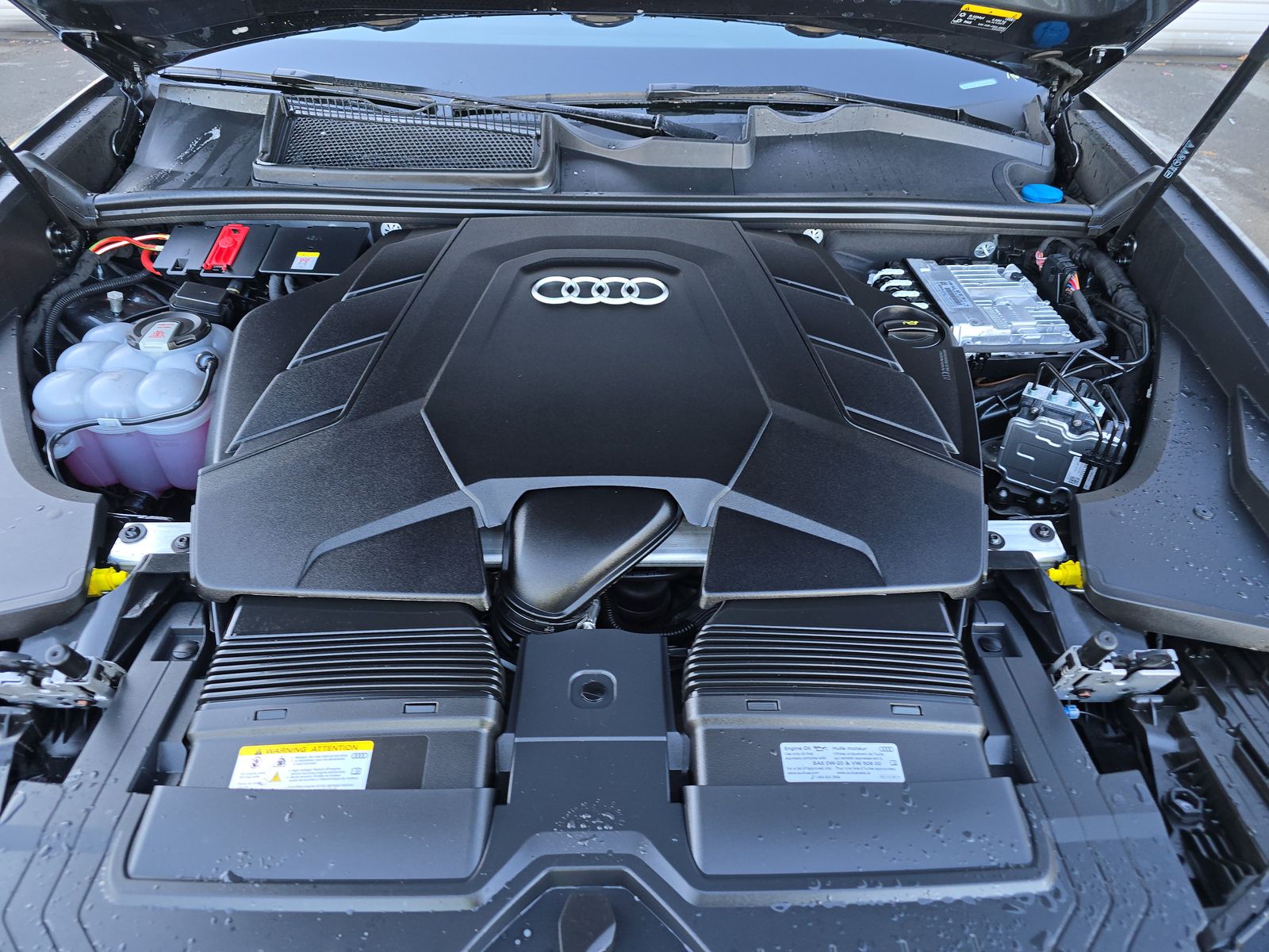 2025 Audi Q8 Premium Plus AWD