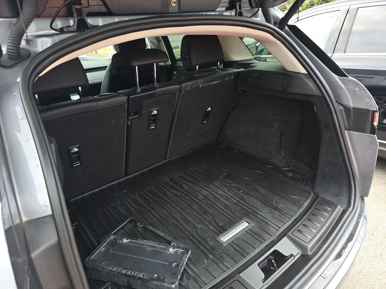 2022 Land Rover Range Rover Evoque SE AWD