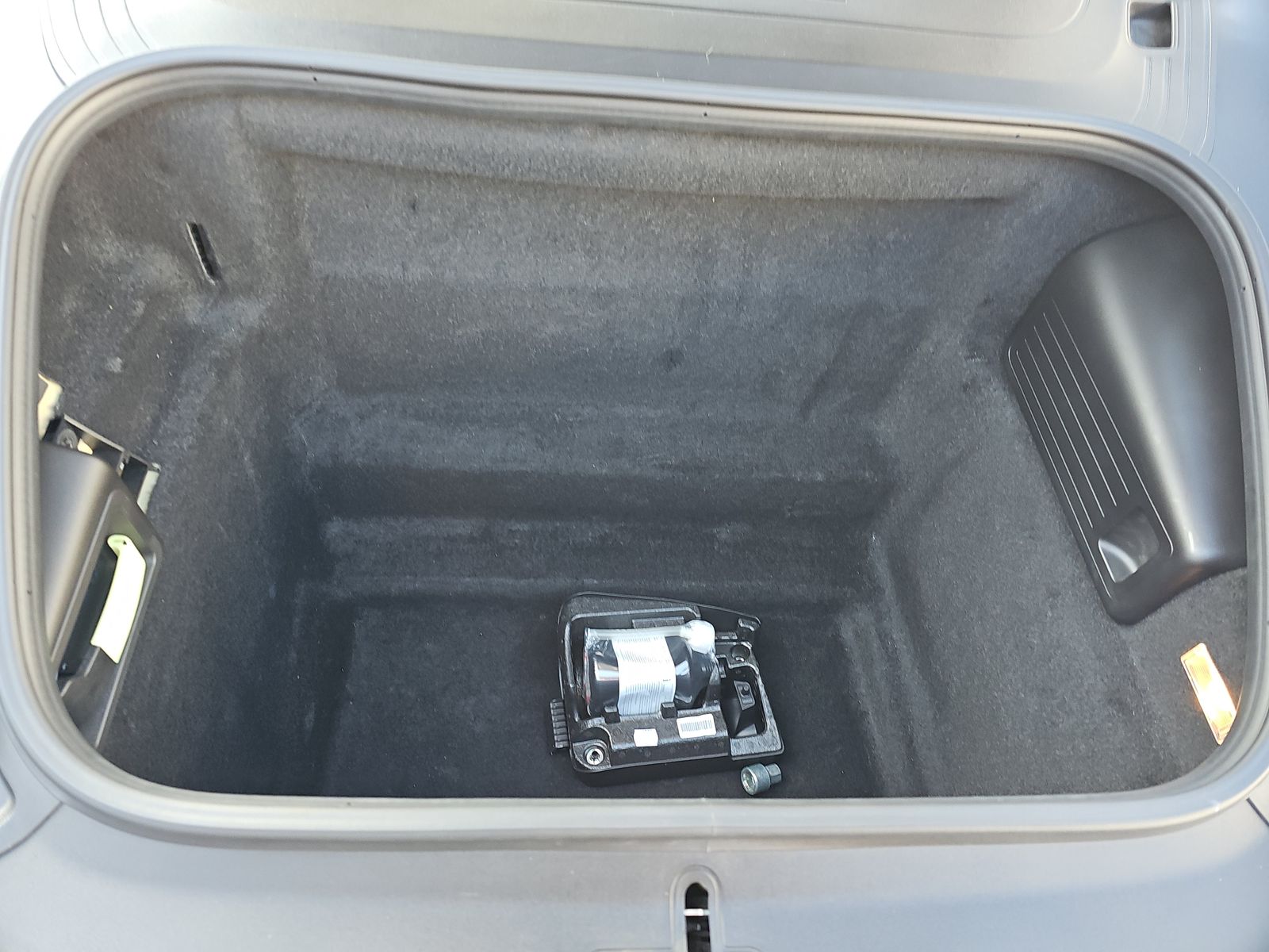 2022 Porsche 718 Cayman Base RWD