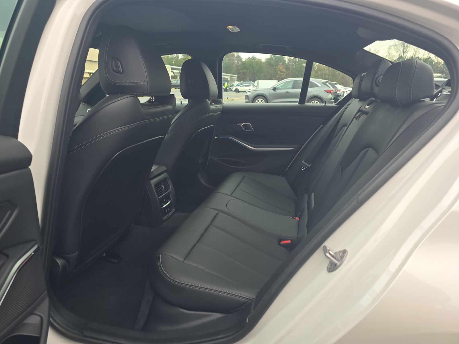 2025 BMW 3 Series 330i RWD